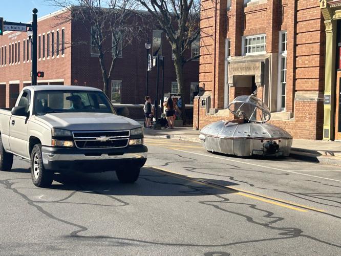 Steve Anderson - flying saucer car