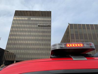 workers trapped on scaffolding