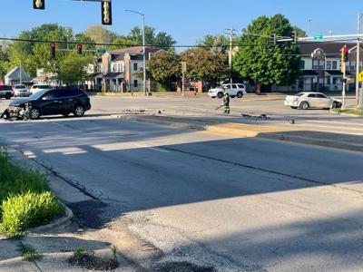 Monroe and Grand crash in Decatur