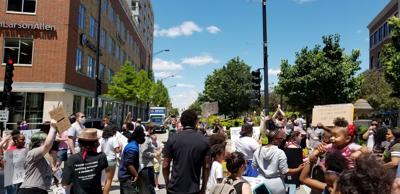 Protesters Peacefully Gather In Champaign Top Stories Wandtv Com