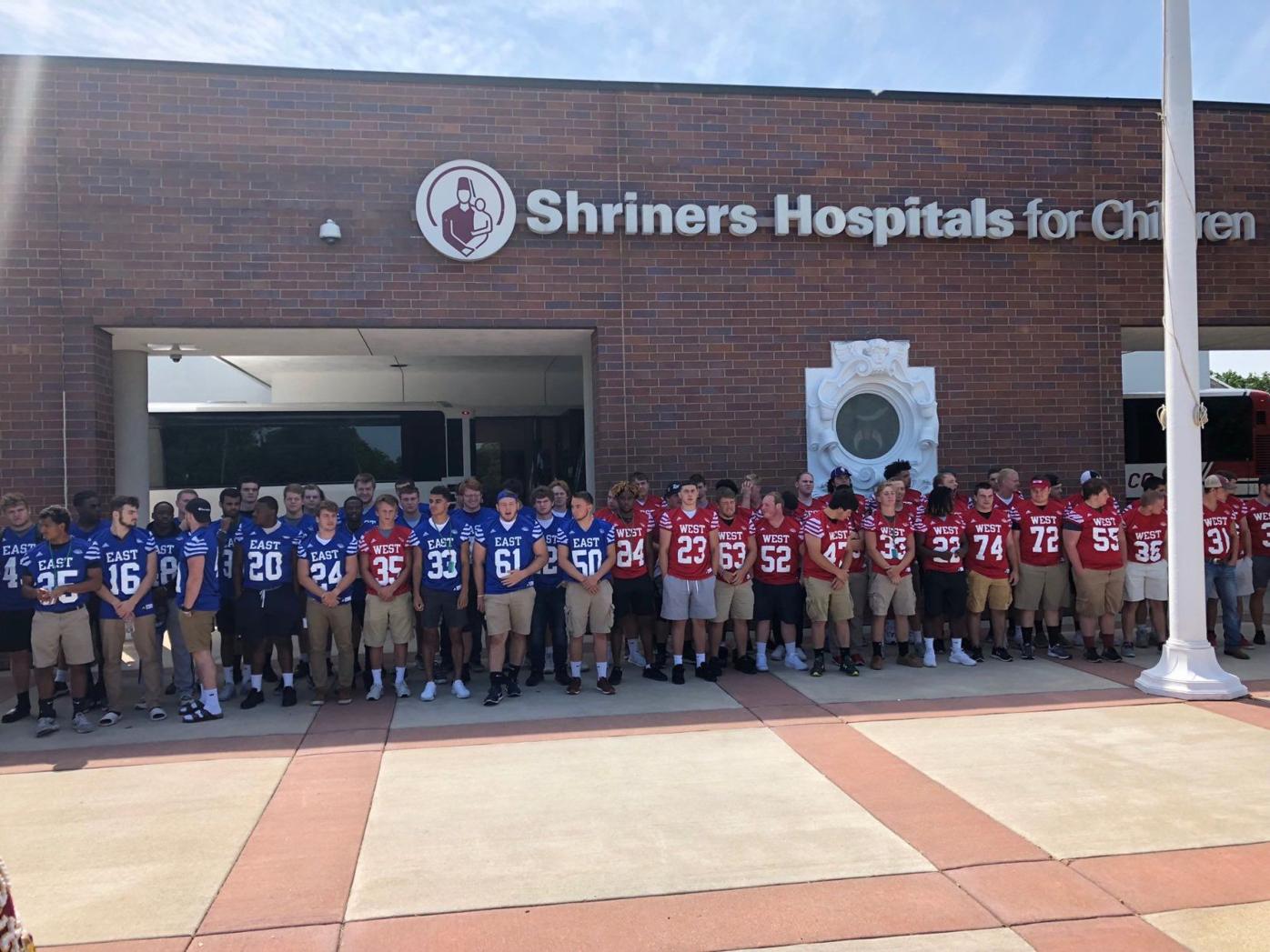 Local players arrive at Shrine Game HQ | Sports | wandtv.com, image size:1396x1047