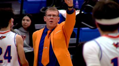 Clay Haurberg steps down as Argenta-Oreana boys basketball coach