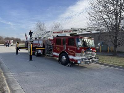 Firefighters rescue contractor injured on Kohl’s roof in Effingham
