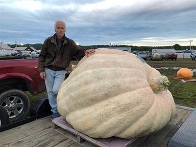 Man grows largest pumpkin ever in the U.S