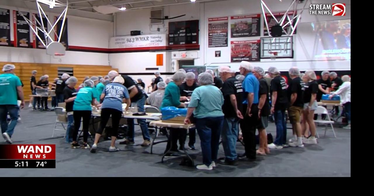 Volunteers in Moweaqua pack thousands of meals for families in Haiti
