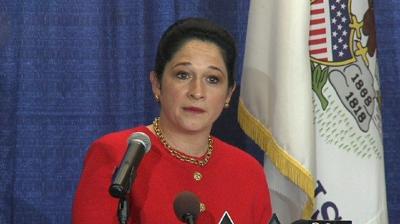 Rauner signs Comptroller's legislative agenda