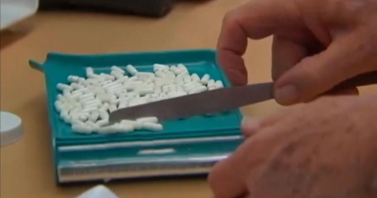 340B program: Hospital discount drug reform bill awaits Pritzker's approval