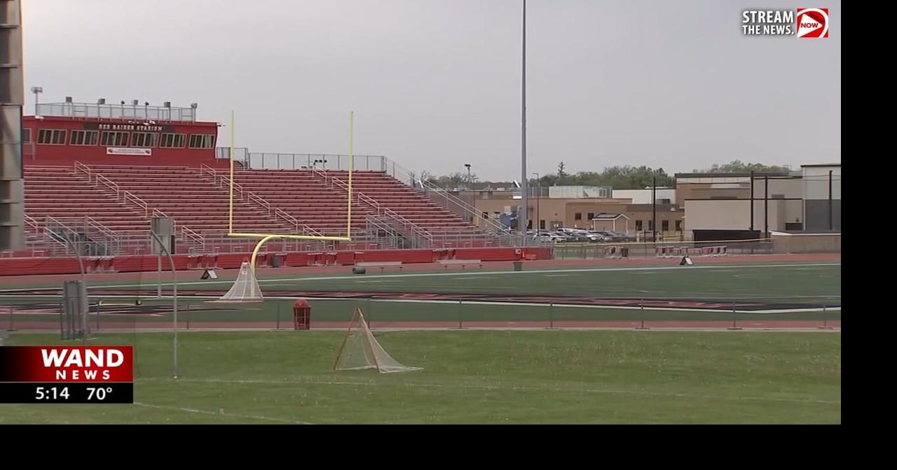 Illinois off-duty firefighters save teen at track meet | Videos ...