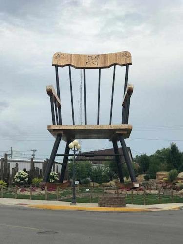 Small town of Casey continues to break world records