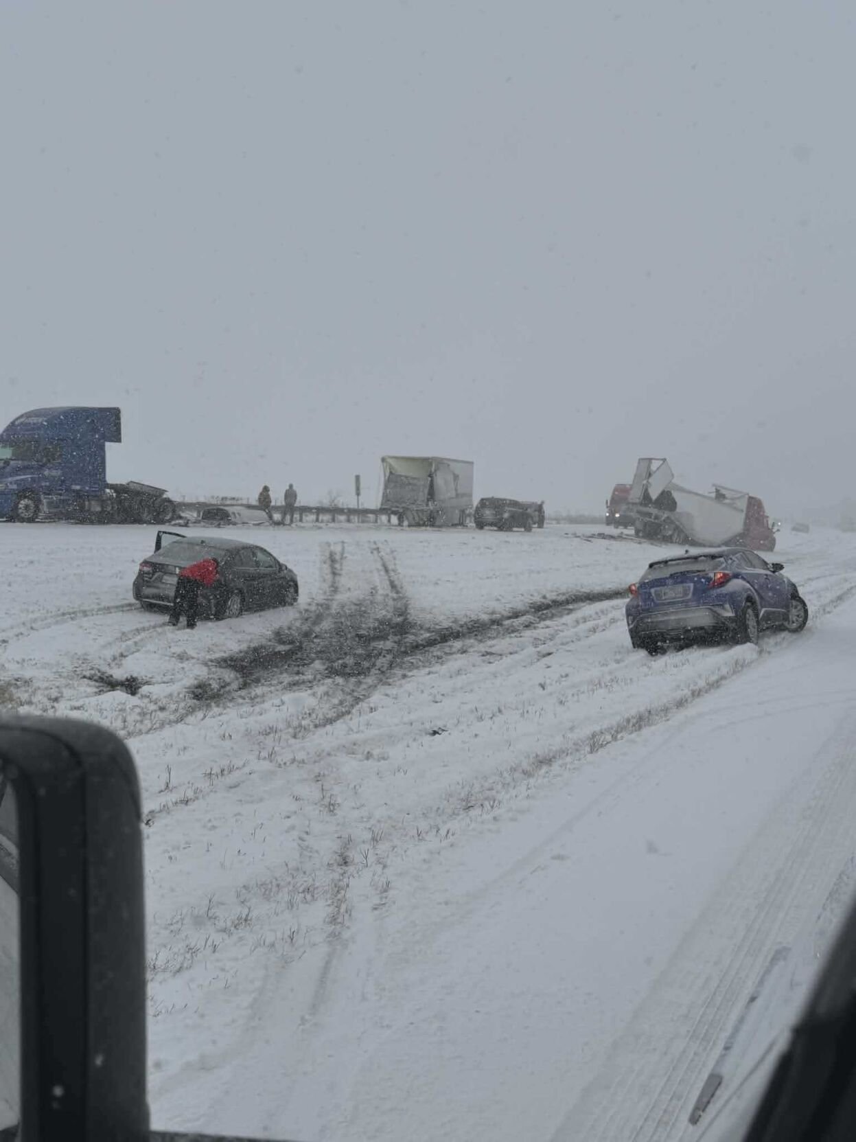interstate 57 coles county crash 12.13.5