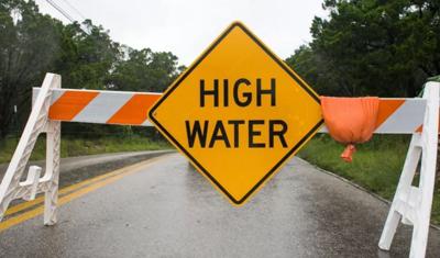 Flooding hits minor levels in central Illinois