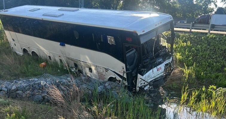 Read moreBus hits cars in Virginia, killing 5 people and injuring 34, state police say