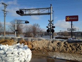Petersburg Goes Toe To Toe With Flood - Flood Blinks