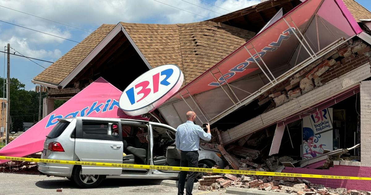1 transported after van plows in Springfield Baskin-Robbins