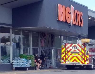 Car Strikes Big Lots In Champaign Damages Storefront Top