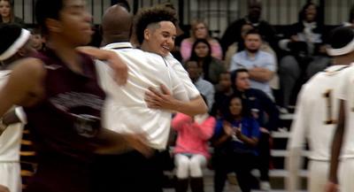 Eisenhower, Bolingbrook advance to Turkey Tourney championship