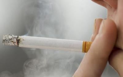 Illinois city moves tobacco purchase age to 21