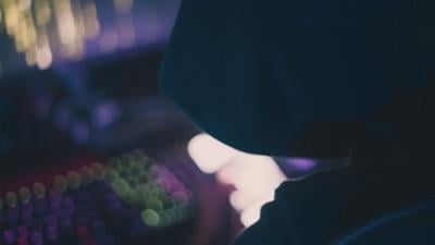 Tips to avoid scammers during the holidays