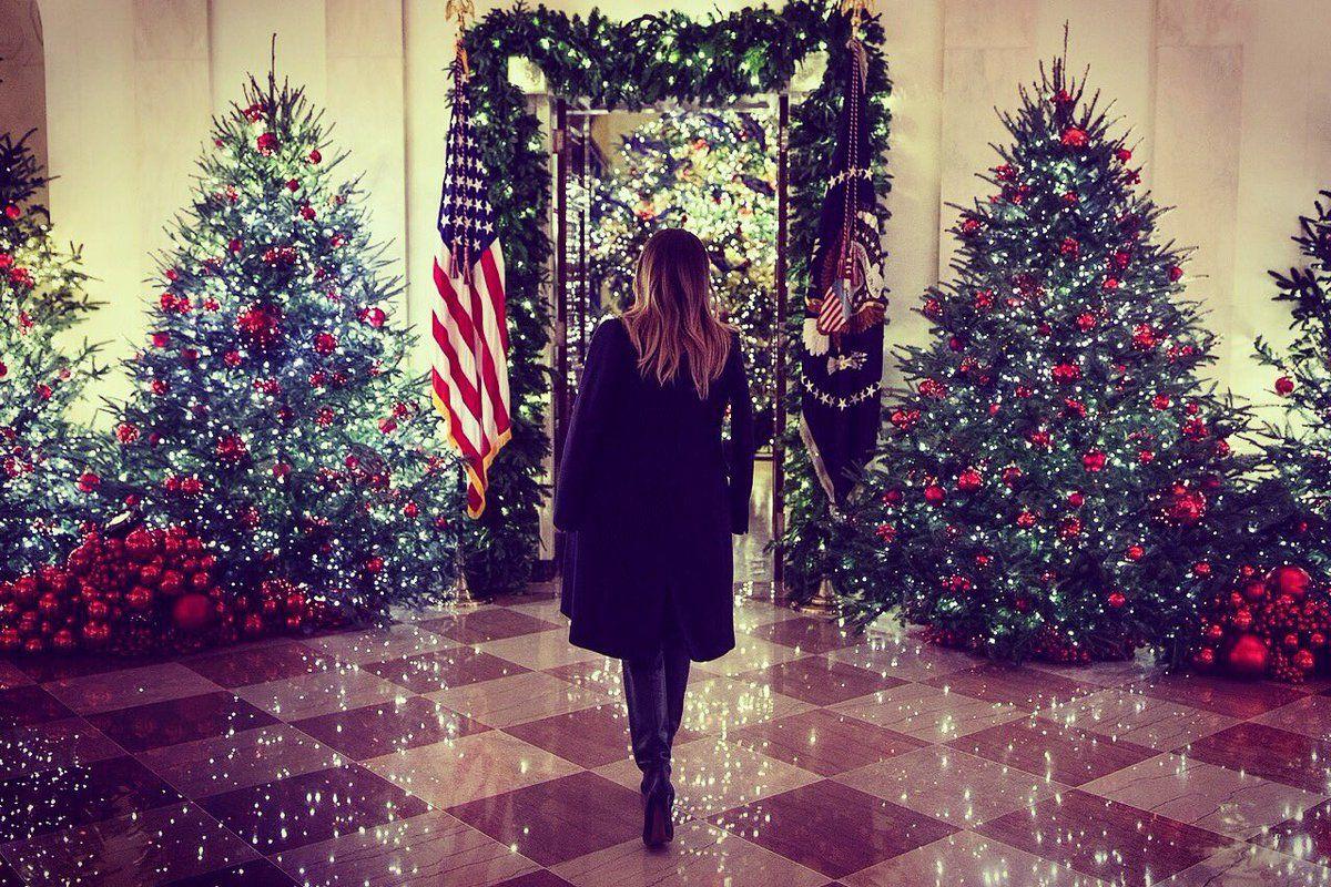 Melania Trump Unveils White House Christmas Decorations Top Stories Wandtv Com Each year, the white house is decorated for christmas by a team of dedicated volunteers!