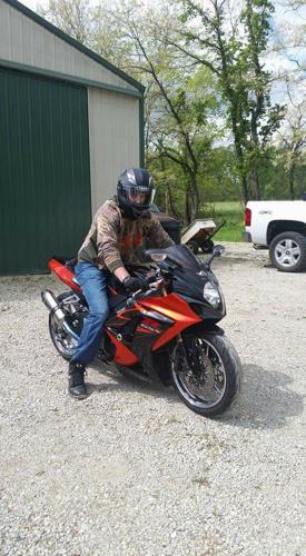 Motorcycle wreck kills Oakley man