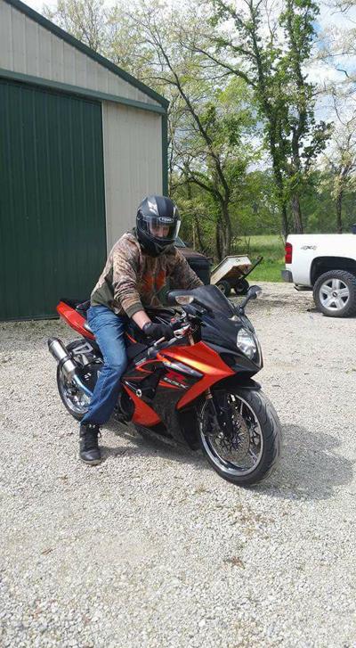 Motorcycle wreck kills Oakley man