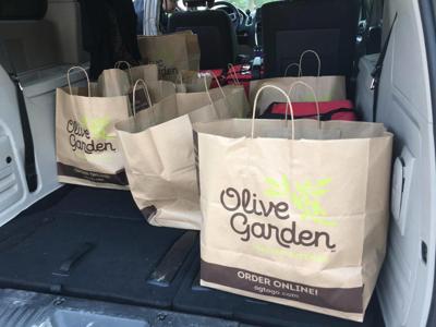 Olive Garden Helping Feed First Responders On Labor Day Top
