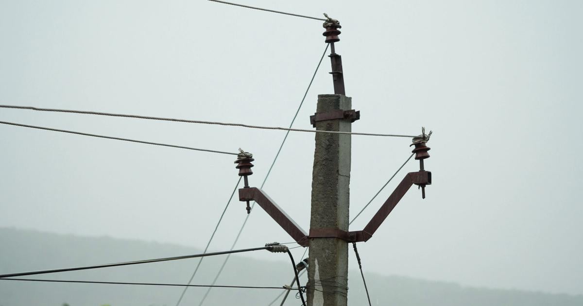 Read morePower outages improve, but thousands remain without electricity