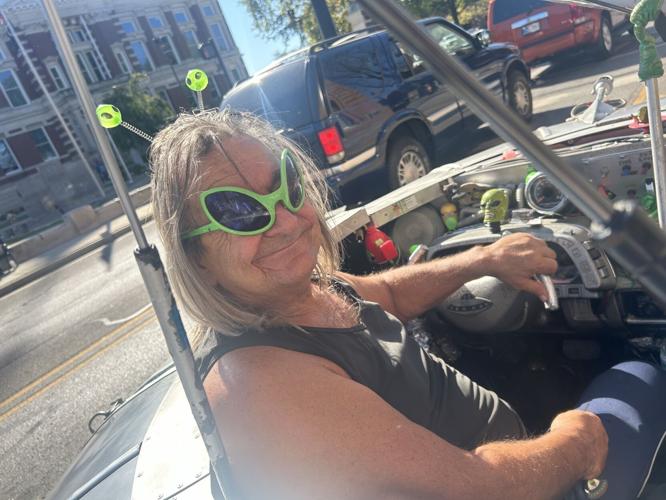 Steve Anderson - flying saucer car