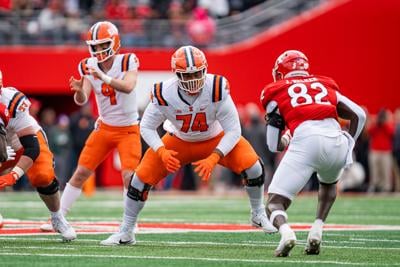 All-Big Ten Left Tackle J.C. Davis to Return to Illinois in 2025 (copy)
