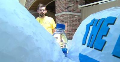 Volunteers keep golfers cool at Forsyth Classic
