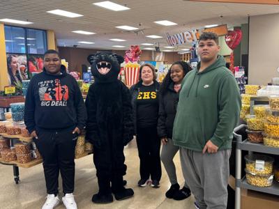 Eisenhower students pick popcorn flavor at Kroger