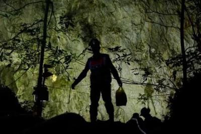 Thai rescuers find missing boys and coach alive in cave