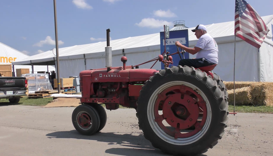 Skyview tractor 6.PNG