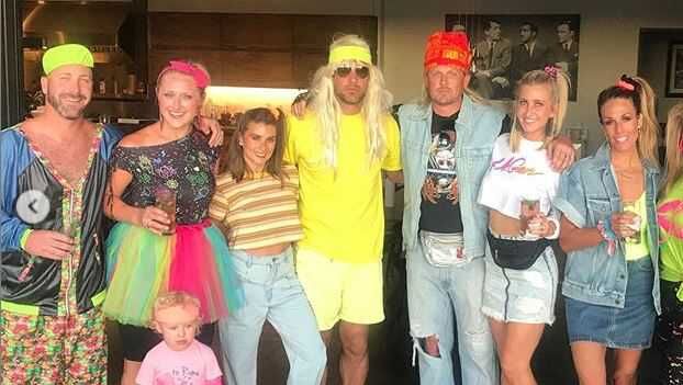 Dress up shop in 80's theme