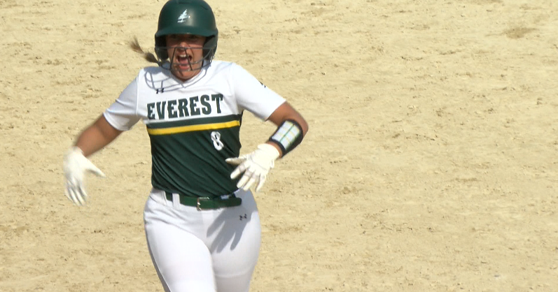 D.C. Everest softball clinches first-ever state berth, Pacelli heading back for 3rd straight season