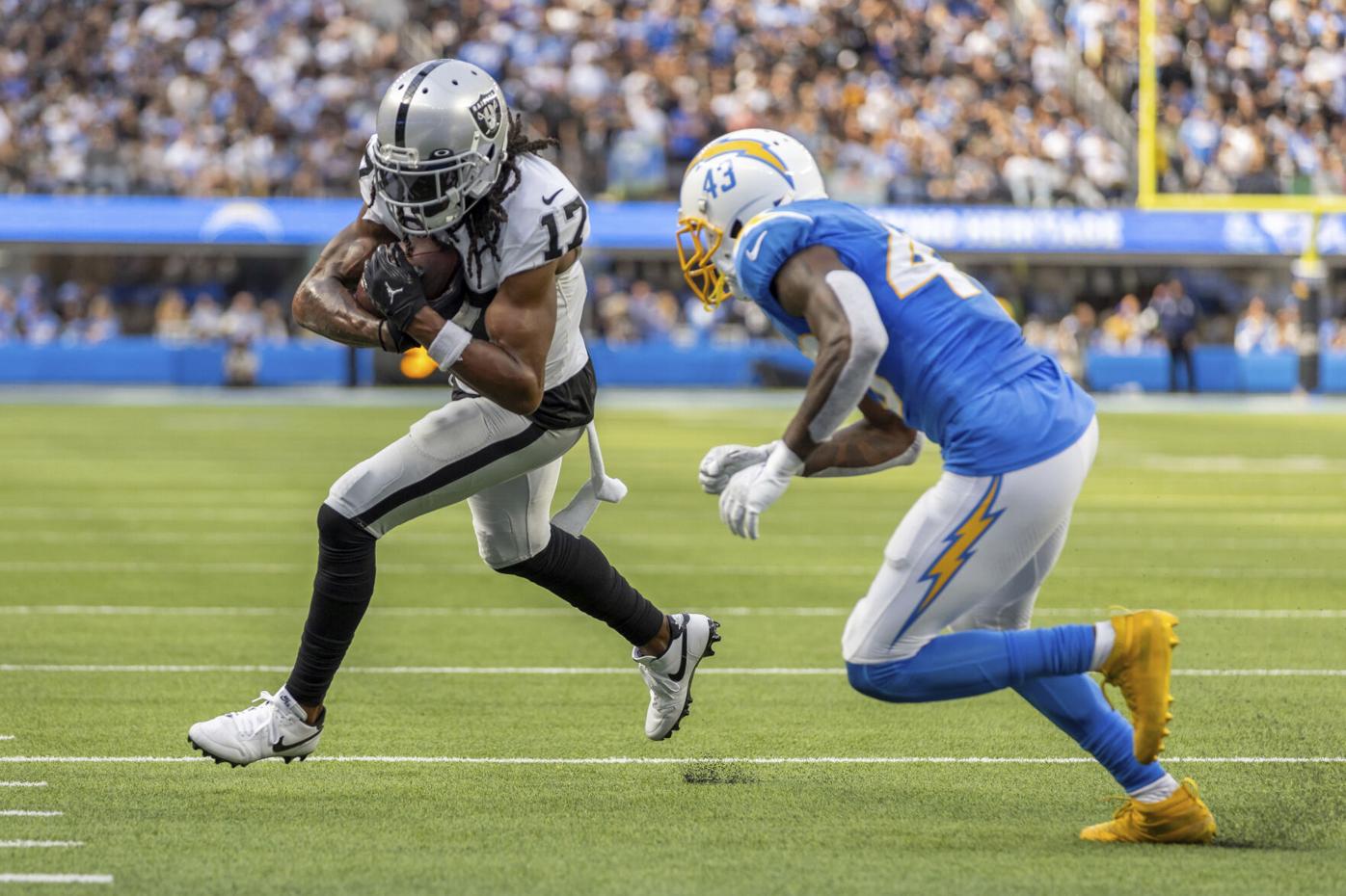 Raiders' Davante Adams 'absolutely' wants to remain with Las Vegas