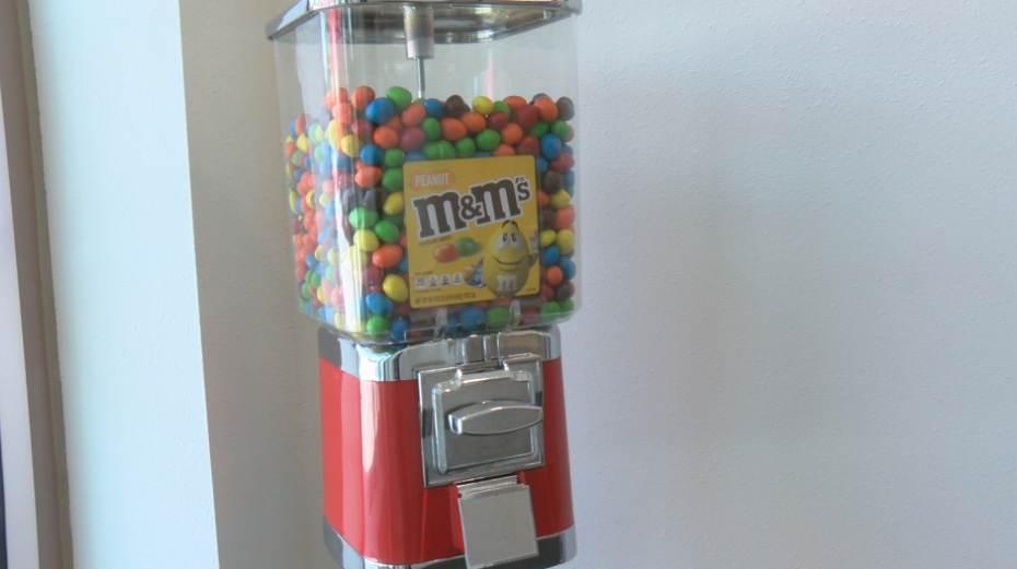 Peanut M&M's Vending Machine Label 