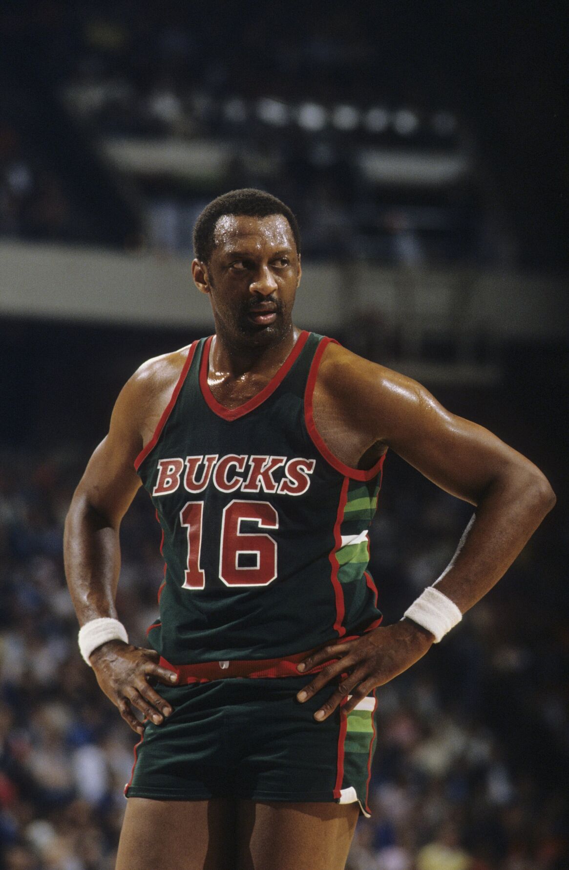 bob lanier bucks jersey