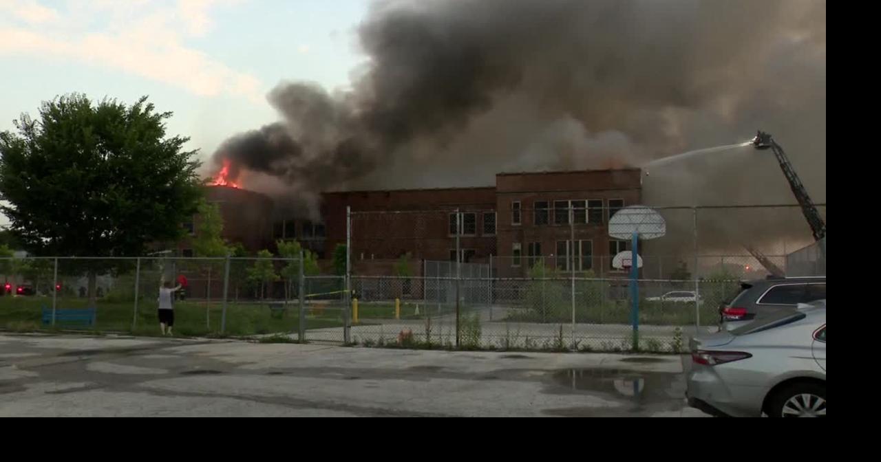 5-alarm fire engulfs Milwaukee elementary school