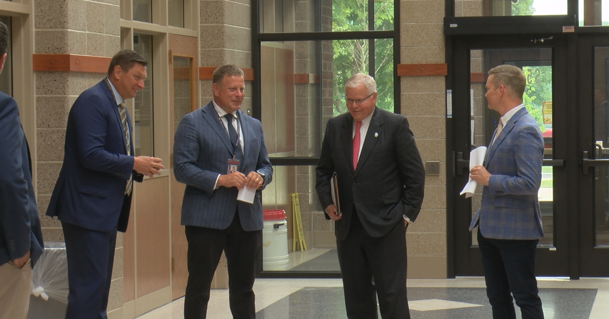 UW President Jay Rothman visits Wausau to discuss Direct Admit Program ...