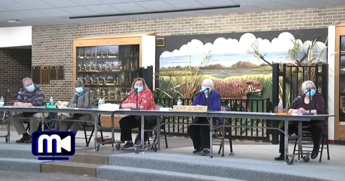 Marshfield School Board candidates tackle questions at forum
