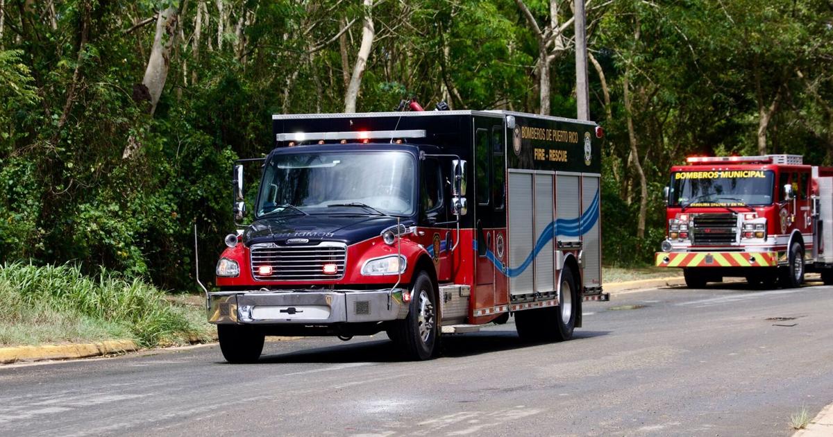 Cierran carreteras PR-53 y la salida de la 7707 en Guayama debido a fuego forestal