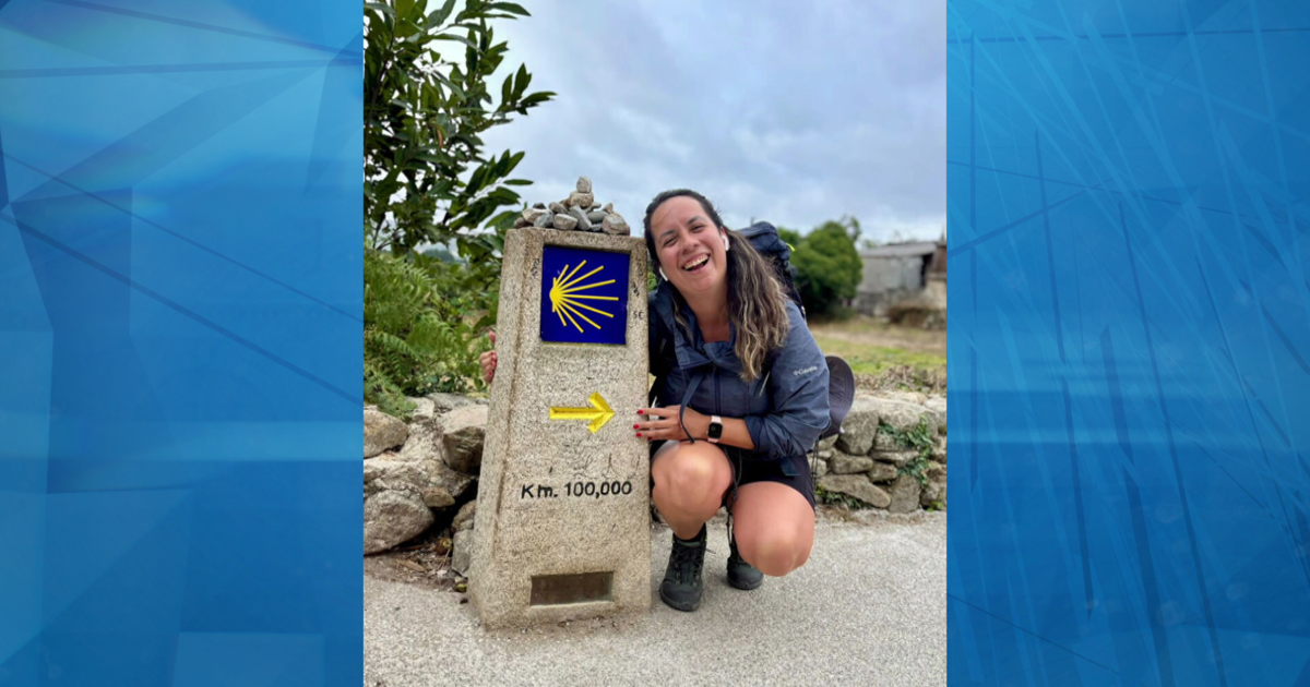 Puertorriqueña recorre el Camino de Santiago por tercera vez para sanar el duelo por su hermano