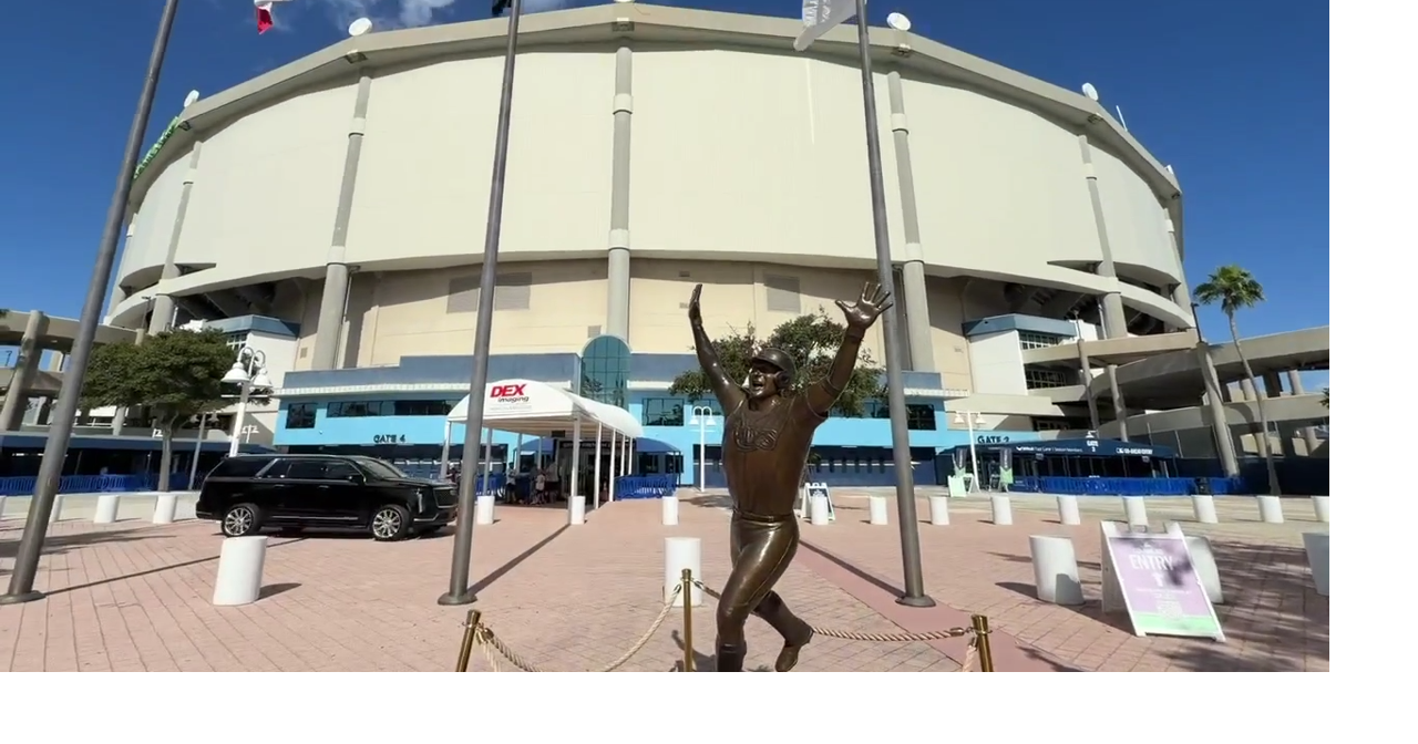 Kefrén Velázquez muestra curiosidades del Tropicana Field ante el cuarto juego de la Serie Mundial