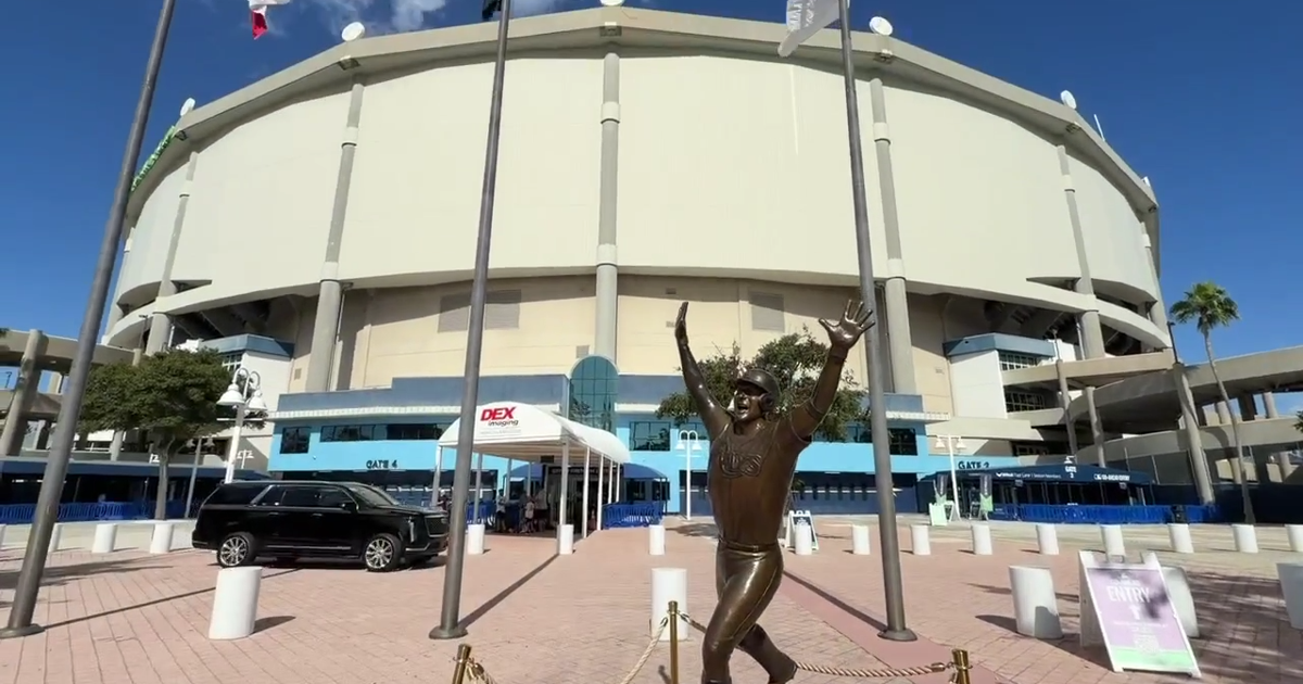 Kefrén Velázquez muestra curiosidades del Tropicana Field ante el cuarto juego de la Serie Mundial
