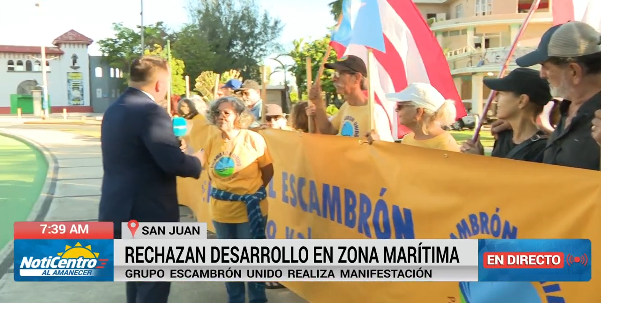 Colectivo protesta contra estacionamiento multipisos en El Escambrón de San Juan