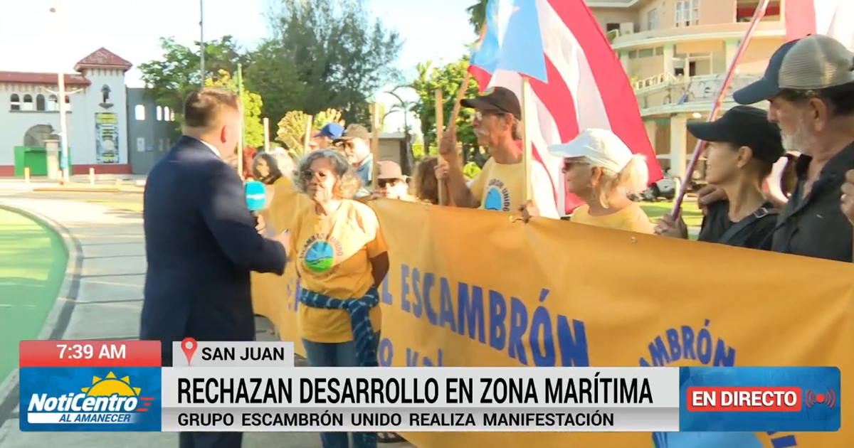 Colectivo protesta contra estacionamiento multipisos en El Escambrón de San Juan