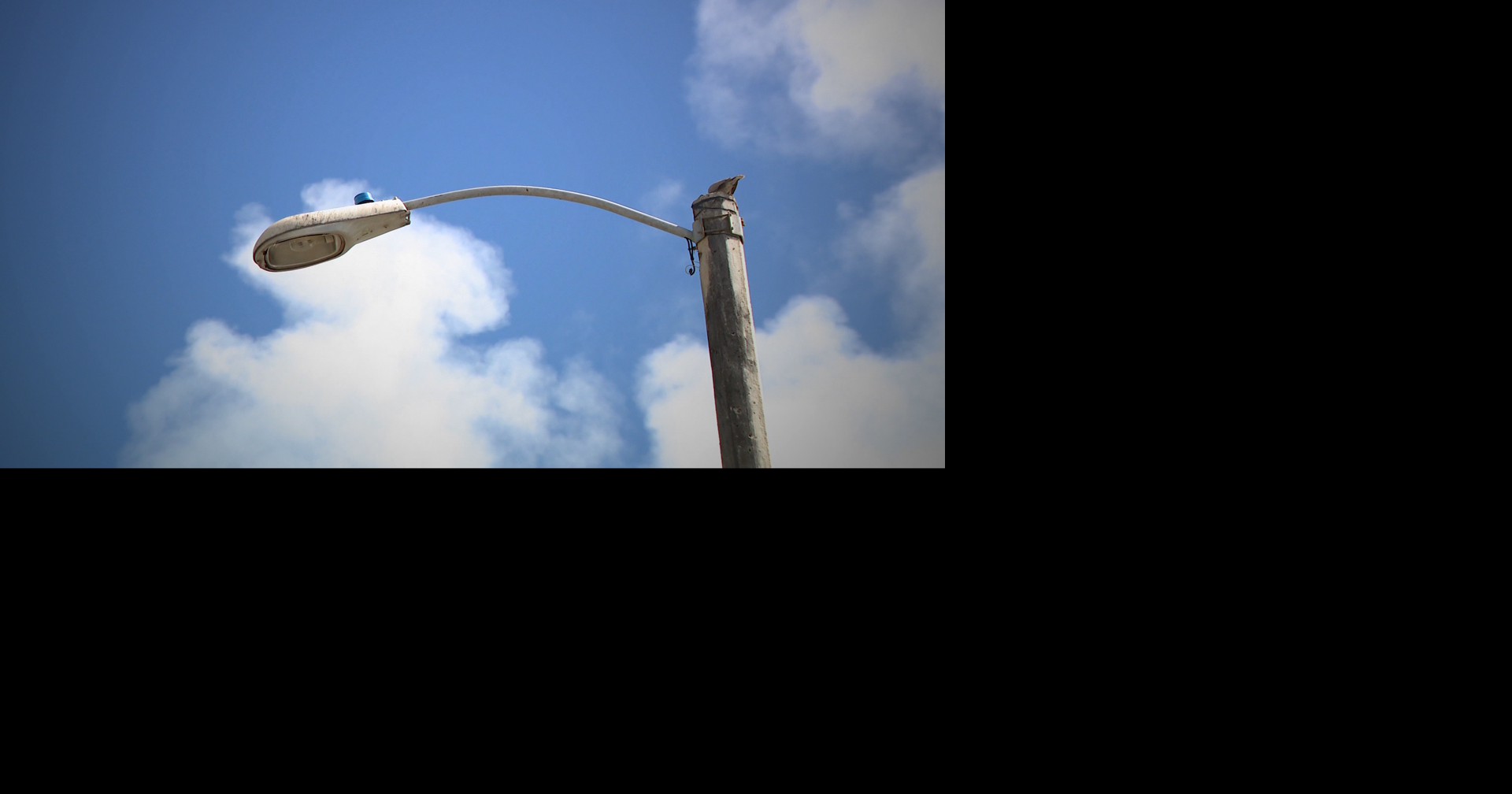 Ley 174-2026 permite a municipios reparar y mantener luminarias en calles y carreteras