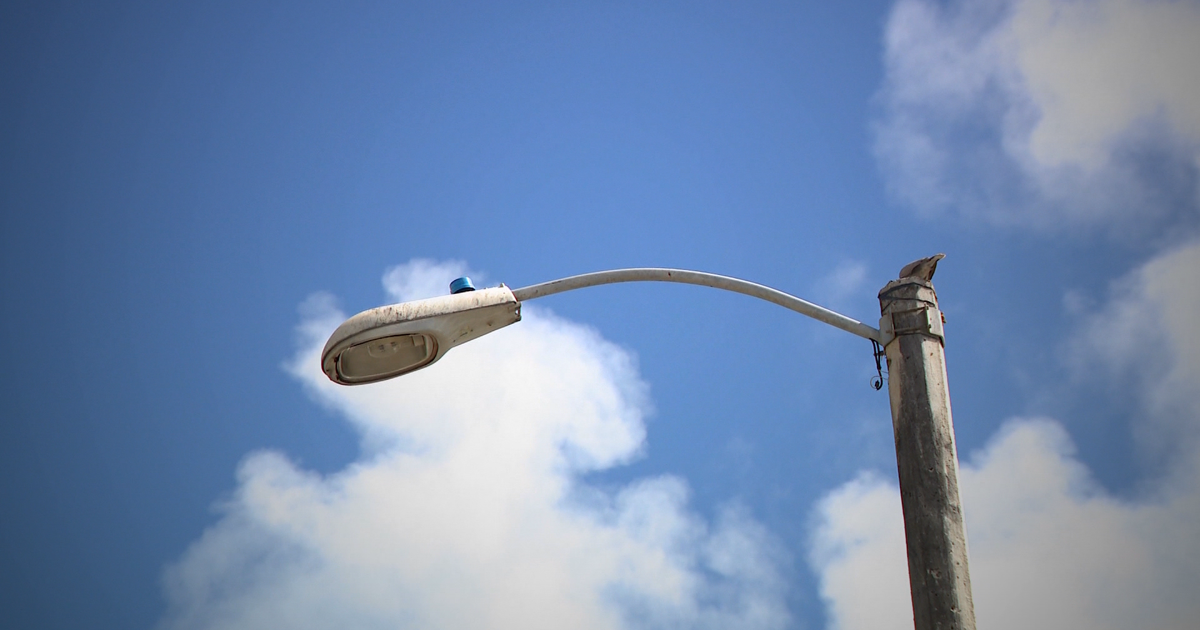 Ley 174-2026 permite a municipios reparar y mantener luminarias en calles y carreteras