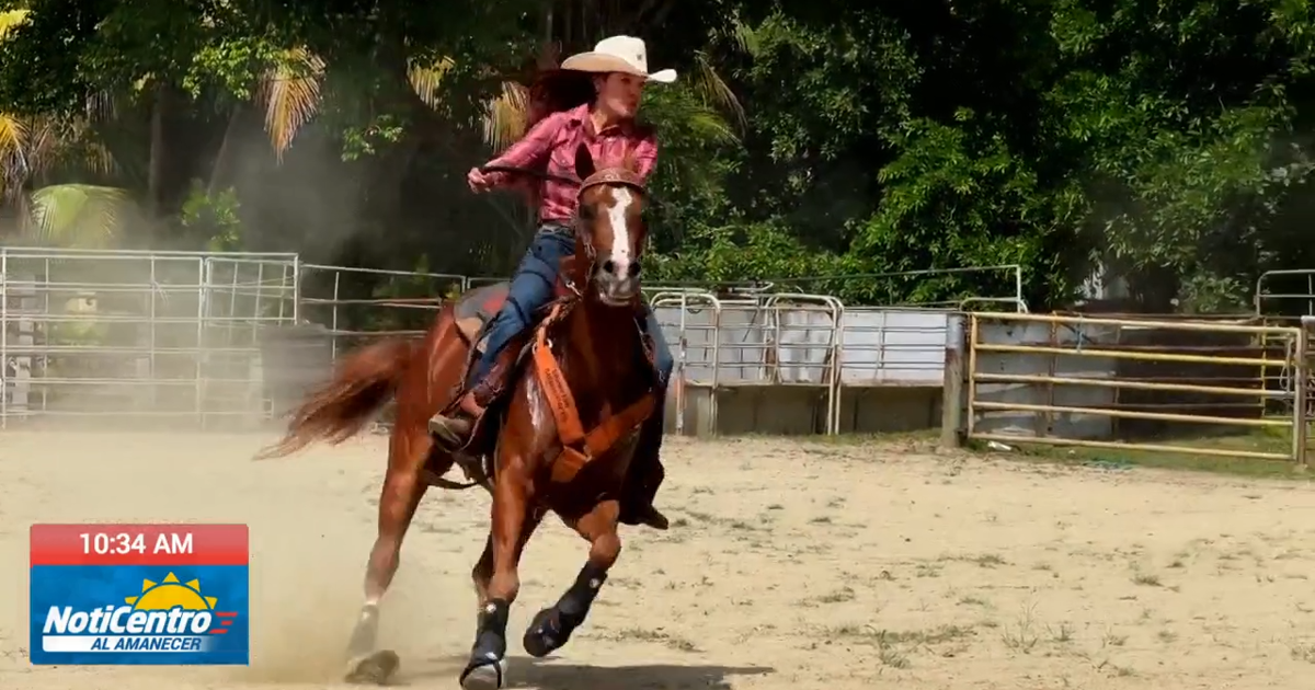 Joven jinete de 21 años brilla en evento de barriles con su caballo "El Compa"